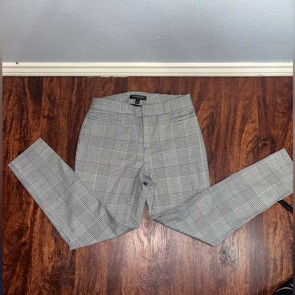 Banana Republic Women's 2 Black White Plaid Sloan Ankle Pants - Picture 11 of 11